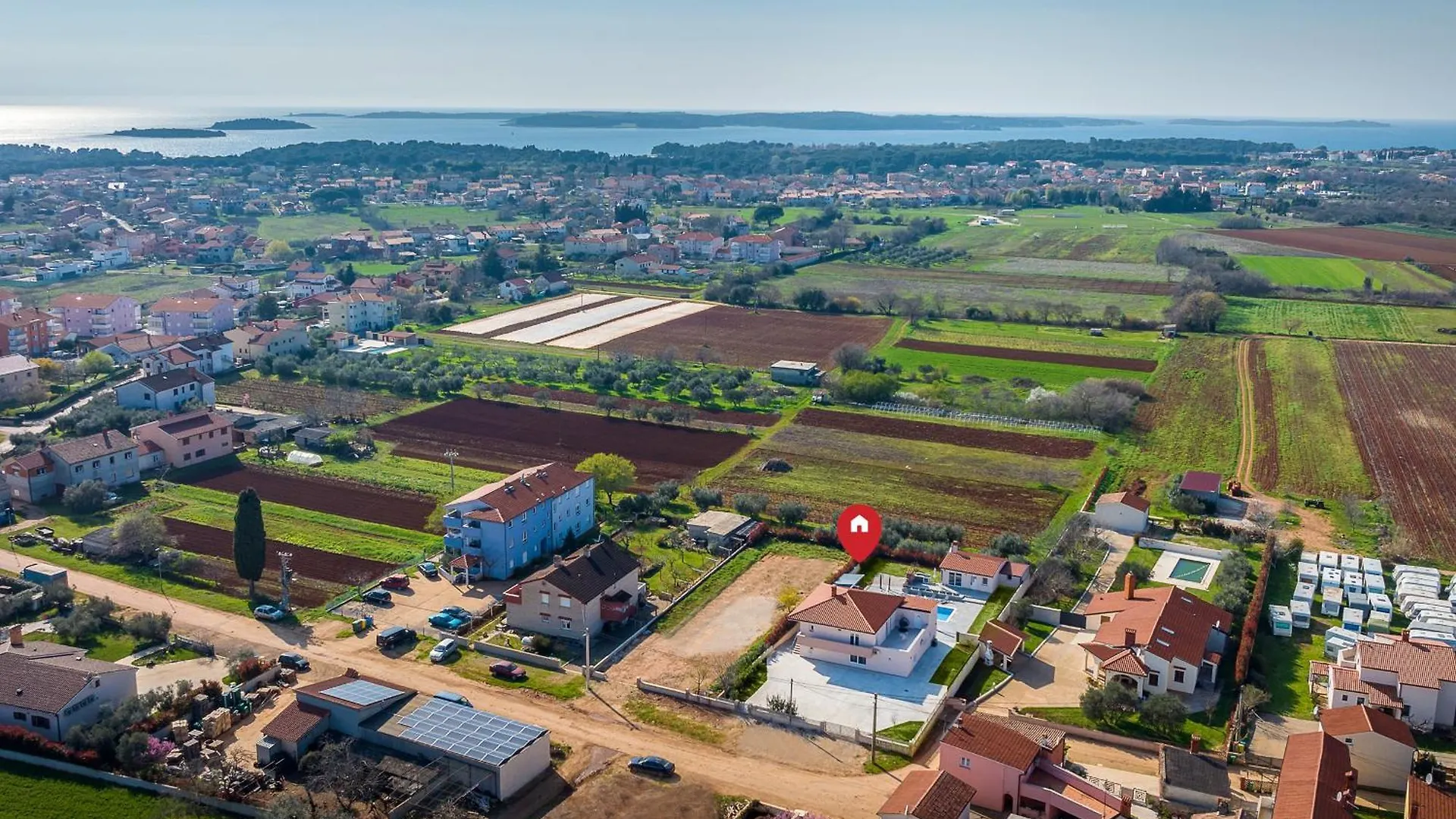 Villa Brand New 6 Bedroom Villa, Only 1500M From The Beach Valbandon