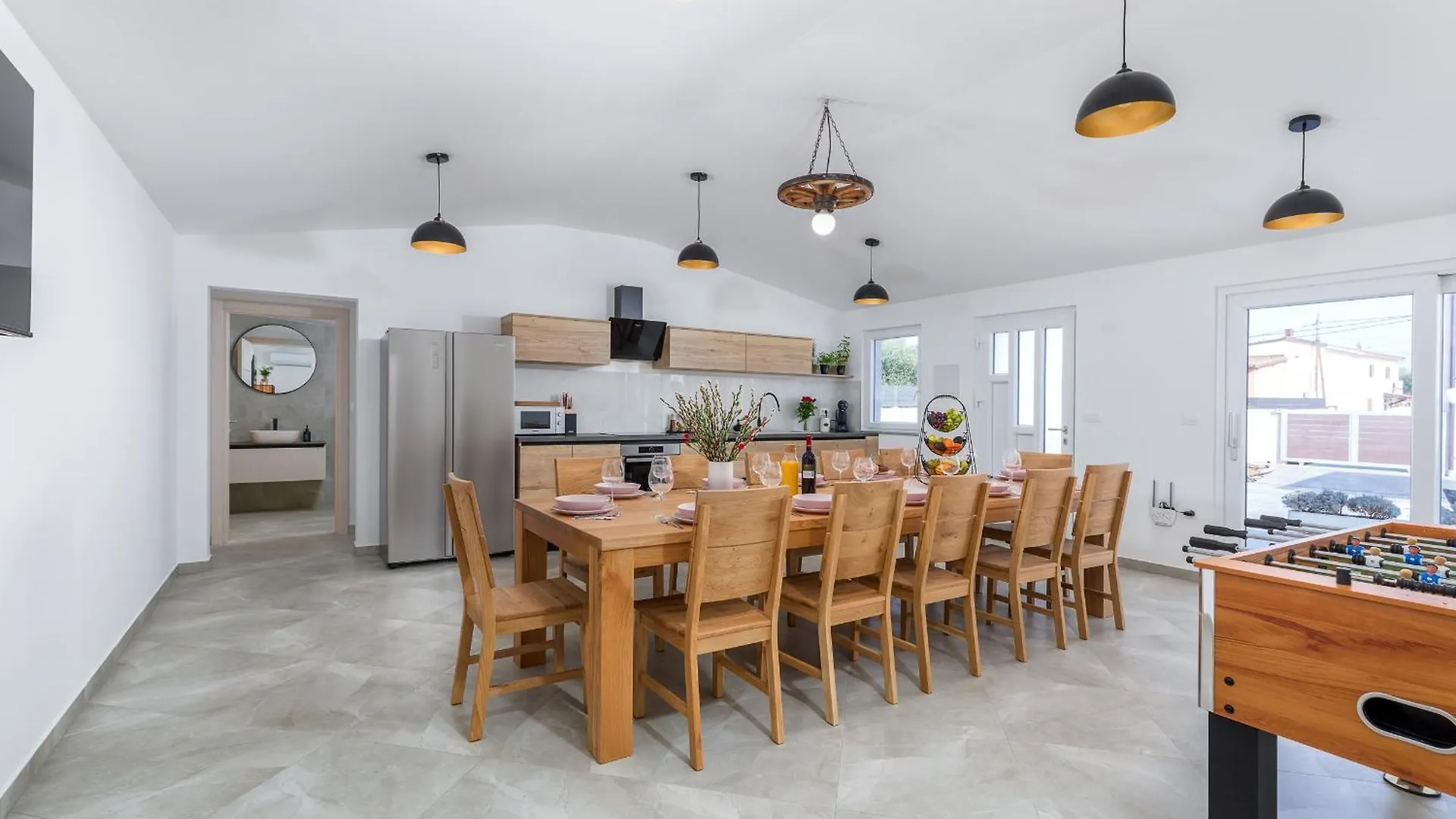 Brand New 6 Bedroom Villa, Only 1500M From The Beach Valbandon Villa