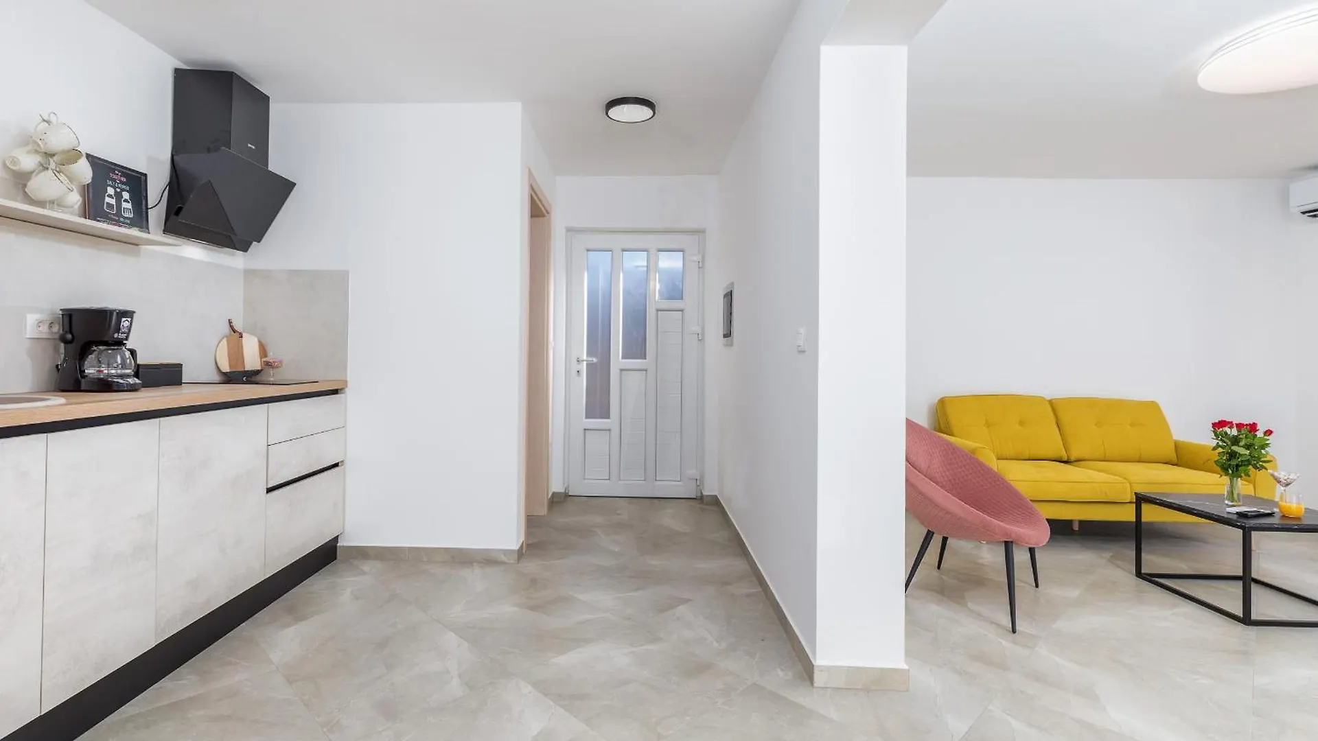 Brand New 6 Bedroom Villa, Only 1500M From The Beach Valbandon