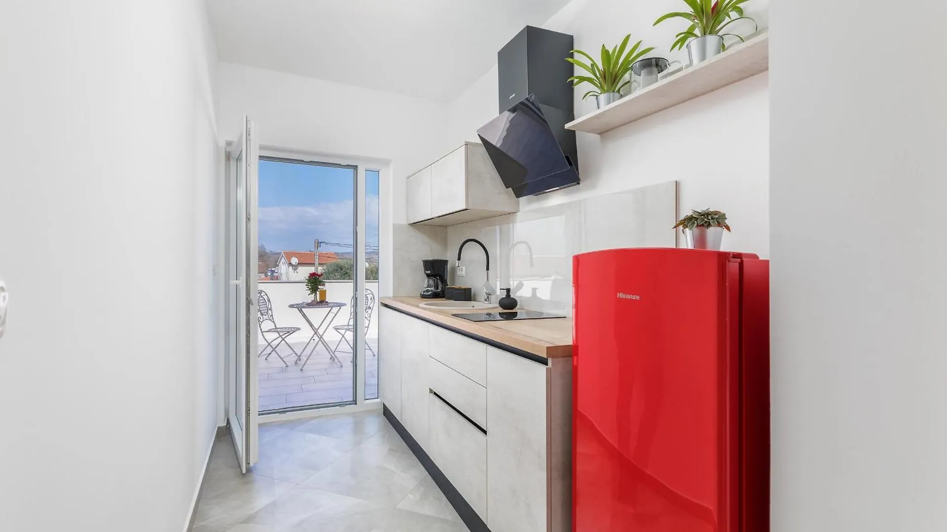 Villa Brand New 6 Bedroom Villa, Only 1500M From The Beach Valbandon