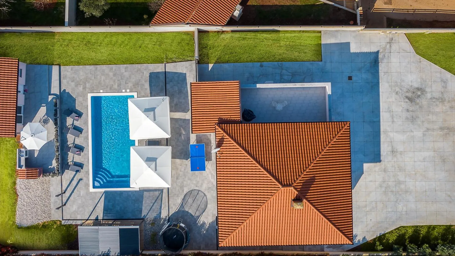 Brand New 6 Bedroom Villa, Only 1500M From The Beach Valbandon 0*,